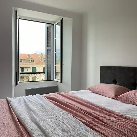Apartment Centre